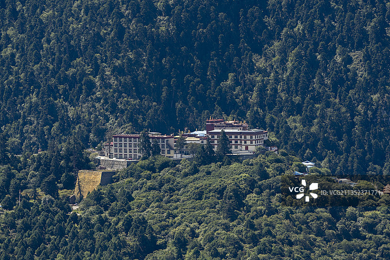 西藏山南的隐修圣地——卡久寺图片素材