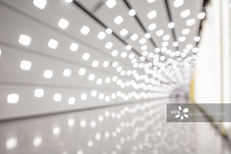 苏州劳动路地铁站汽车广告背景图图片素材