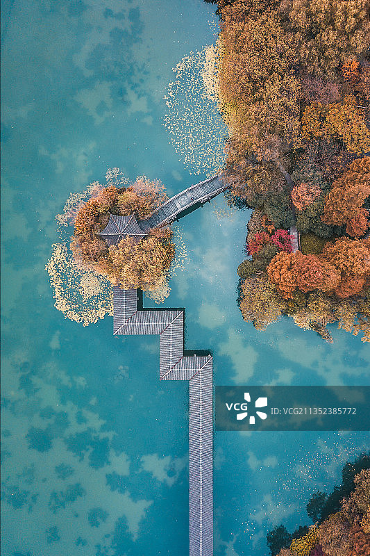 中国杭州西湖霁虹桥航拍风光图片素材