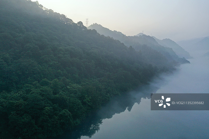 湖南省郴州资兴市东江湖国家级名胜风景区雾漫小东江航拍图片素材