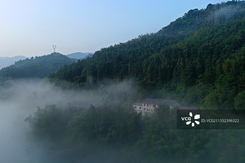 湖南省郴州资兴市东江湖国家级名胜风景区雾漫小东江航拍图片素材