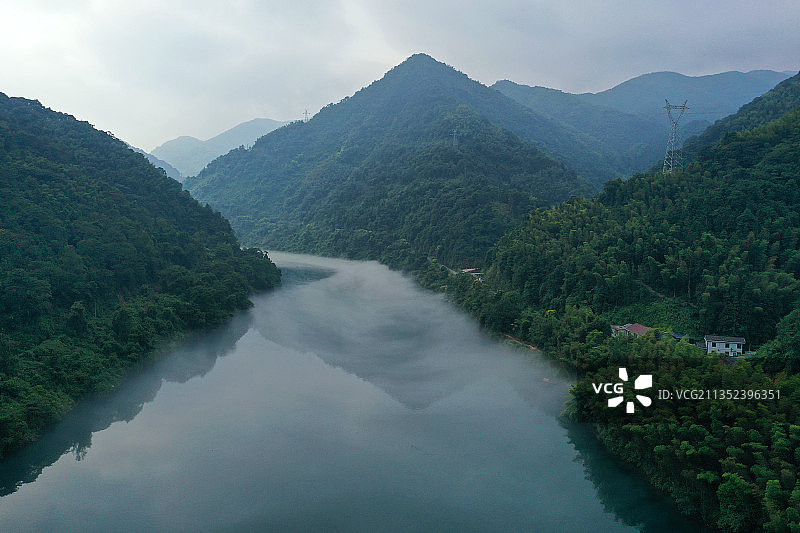 湖南省郴州资兴市东江湖国家级名胜风景区雾漫小东江航拍图片素材