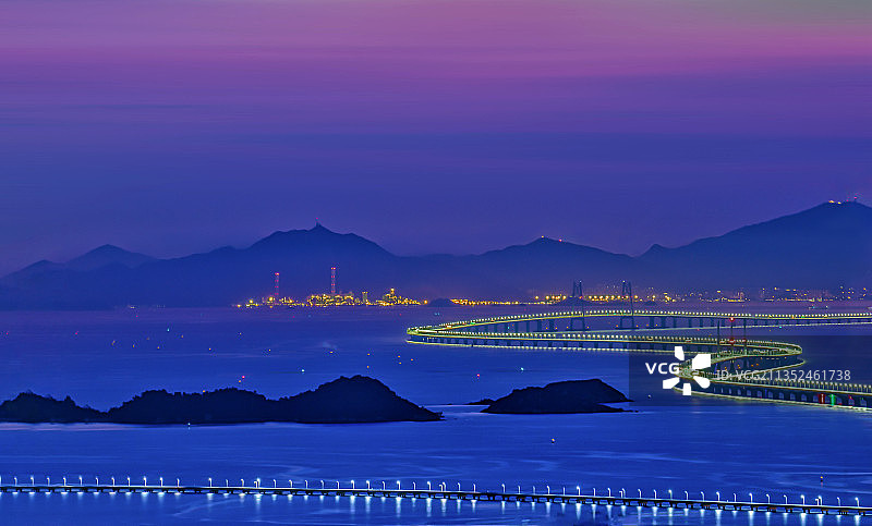 沉睡中的东方龙图片素材