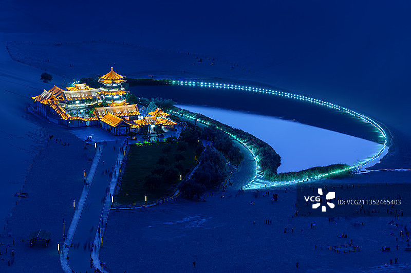 静静的月牙泉图片素材