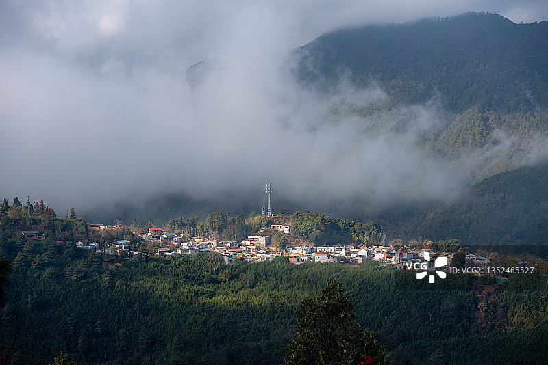山寨的早晨图片素材
