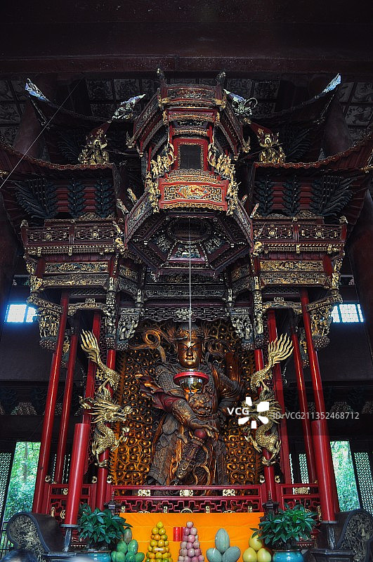 杭州西湖灵隐寺韦陀菩萨与佛龛图片素材