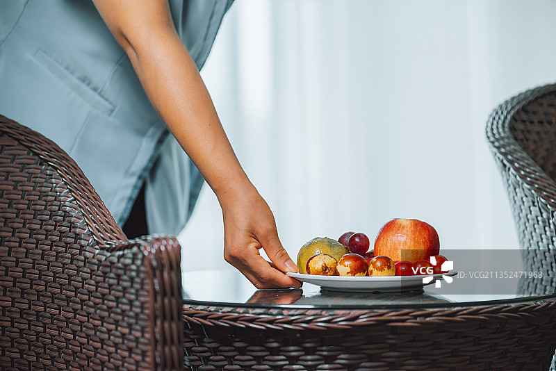 客房服务果盘图片素材