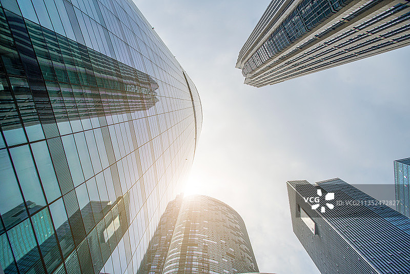 城市金融区办公楼外墙玻璃和建筑局部景观图片素材