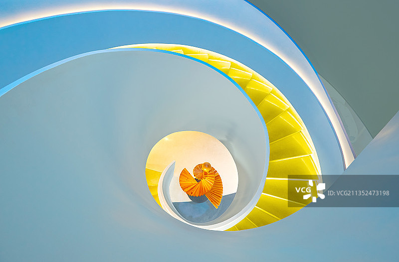 室内旋转楼梯图片素材