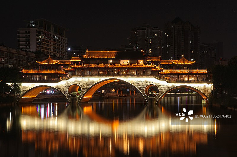 地标九眼桥的夜景图片素材