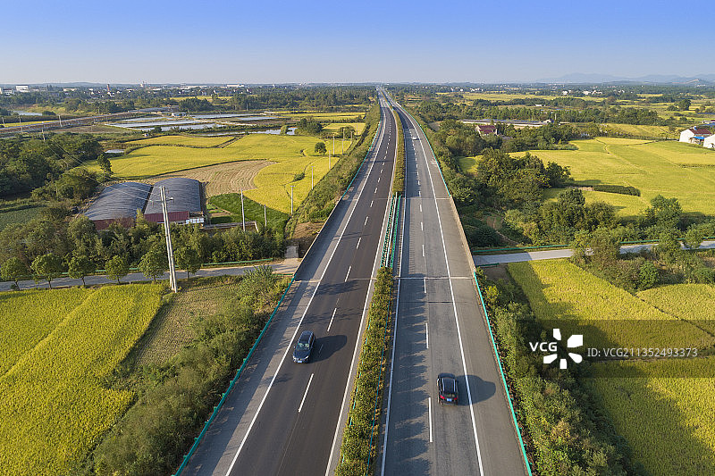 航拍乡村田园秋季风光图片素材