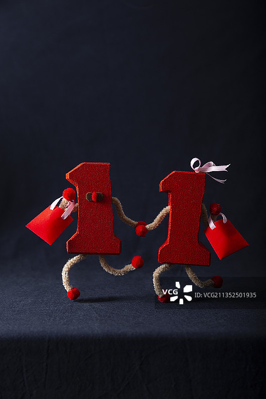 双十一购物节创意静物图片素材