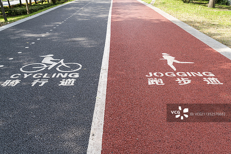 沥青地面和户外自然风景图片素材