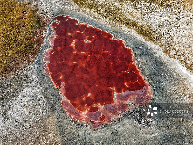 腾格里沙漠---乌兰湖图片素材