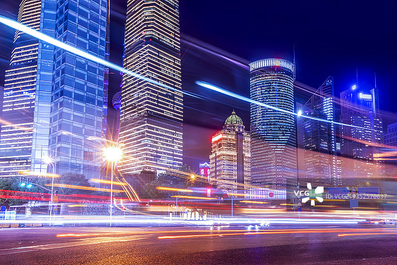 都市金融区街道车流光影夜景图片素材