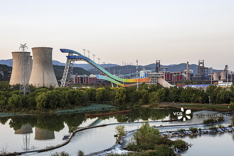 首钢园滑雪跳台图片素材