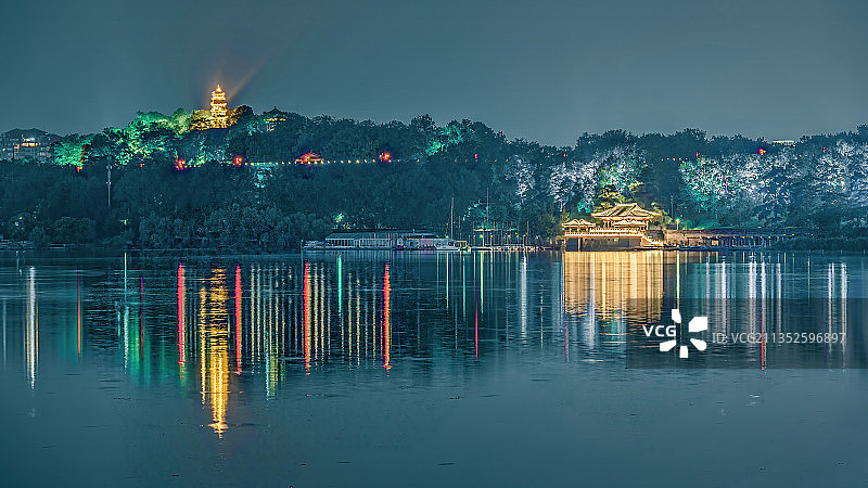 夜色中的九华山三藏塔图片素材