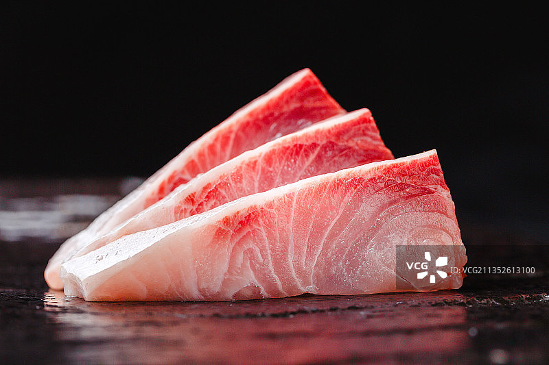 刺身，三文鱼，金枪鱼，甜虾，海胆，鱼，日料图片素材