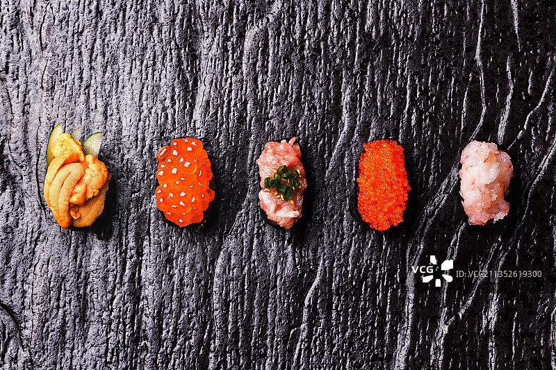 寿司，手握，三文鱼，拼盘，日料，饭图片素材