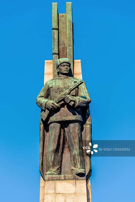 中国辽宁沈阳抗美援朝烈士陵园纪念塑像图片素材
