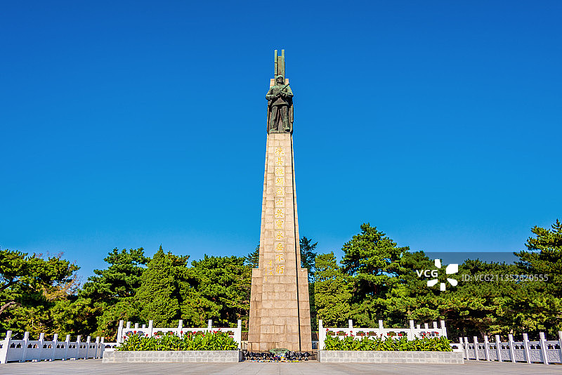 中国辽宁沈阳抗美援朝烈士陵园纪念塑像图片素材
