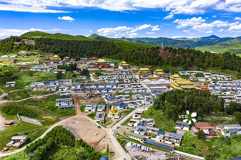 航拍甘肃甘南郎木寺图片素材