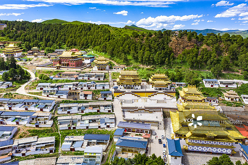 航拍甘肃甘南郎木寺图片素材