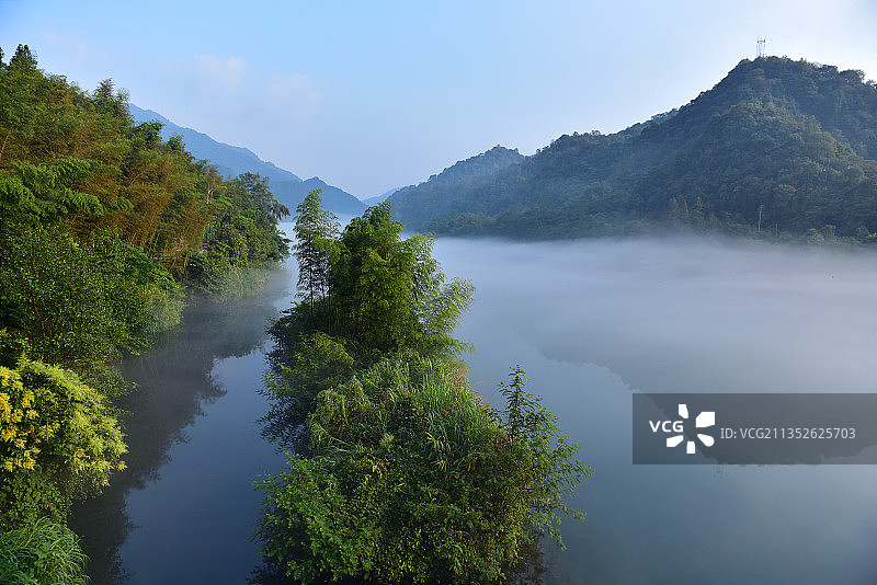 湖南省郴州资兴市东江湖国家级名胜风景区雾漫小东江航拍图片素材