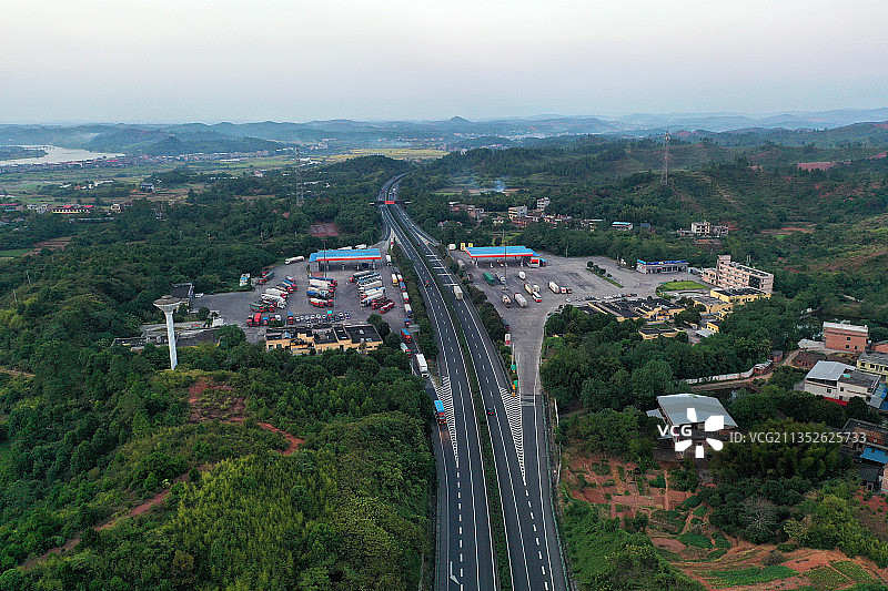 湖南省郴州市G4京港澳高速耒阳服务区航拍图片素材