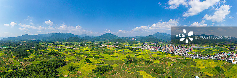 粤北粮仓廊田秋色图片素材