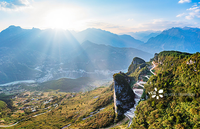 重庆巫溪令牌石公路风光图片素材