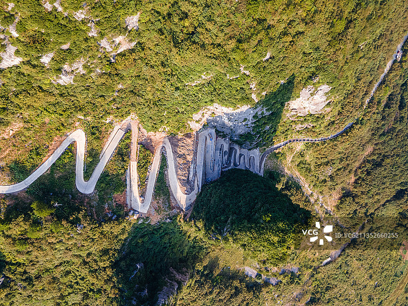 航拍重庆巫溪令牌石公路图片素材