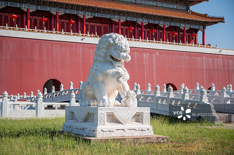 横店影视城明清宫苑故宫天安门外大理石狮子雕塑图片素材