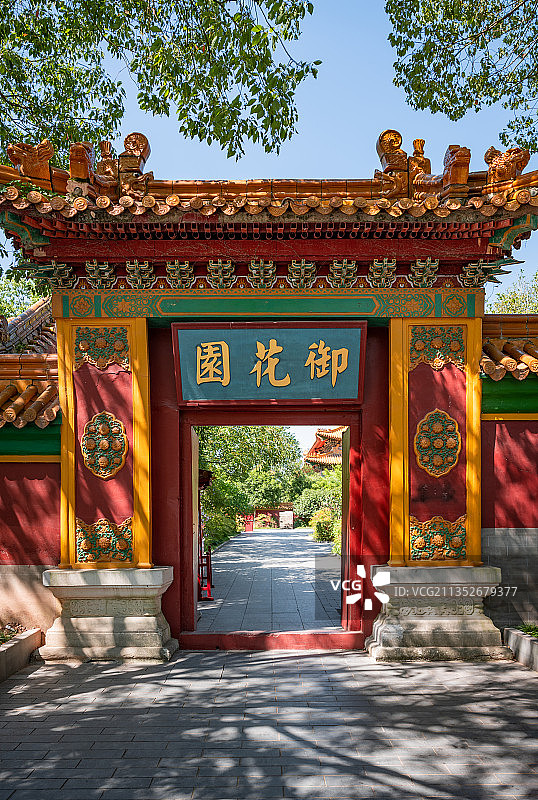 横店影视城明清宫苑故宫御花园大门图片素材