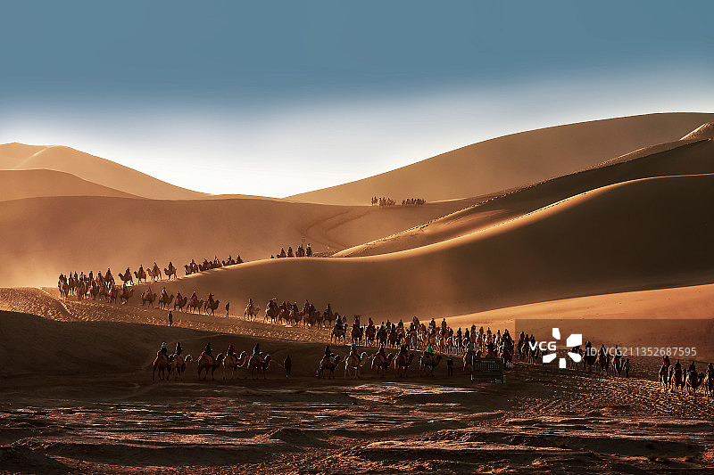 早安！鸣沙山图片素材