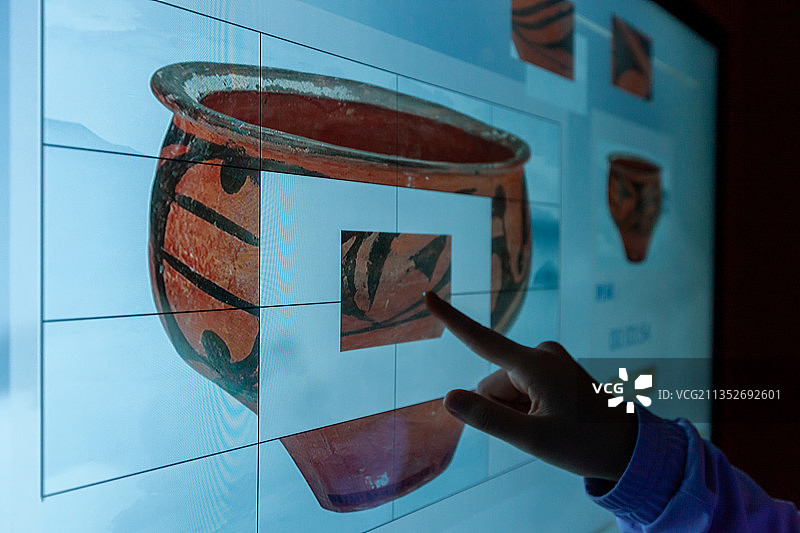 博物馆文物图案拼接图片素材