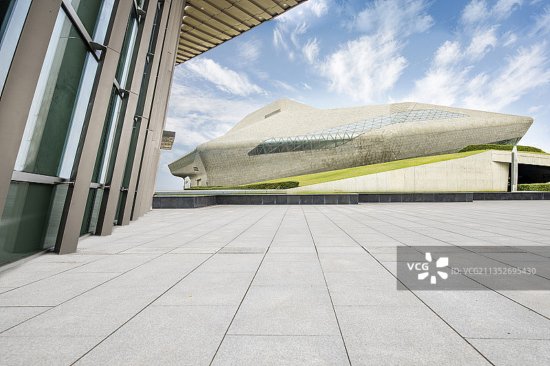 城市商业建筑广场和广州大剧院图片素材