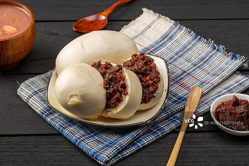 馒头夹牛肉酱图片素材