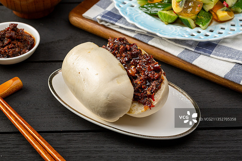 馒头夹牛肉酱图片素材