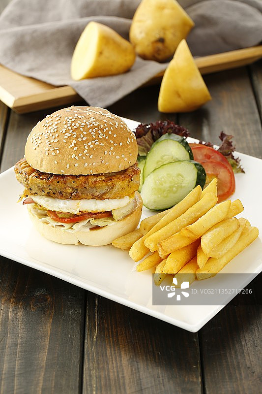 鸡肉汉堡、西餐、快餐、沙拉,俱乐部食品,鸡肉,不健康食品图片素材