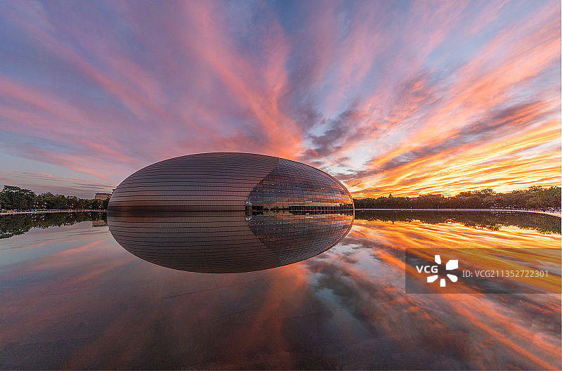 国家大剧院火烧云图片素材