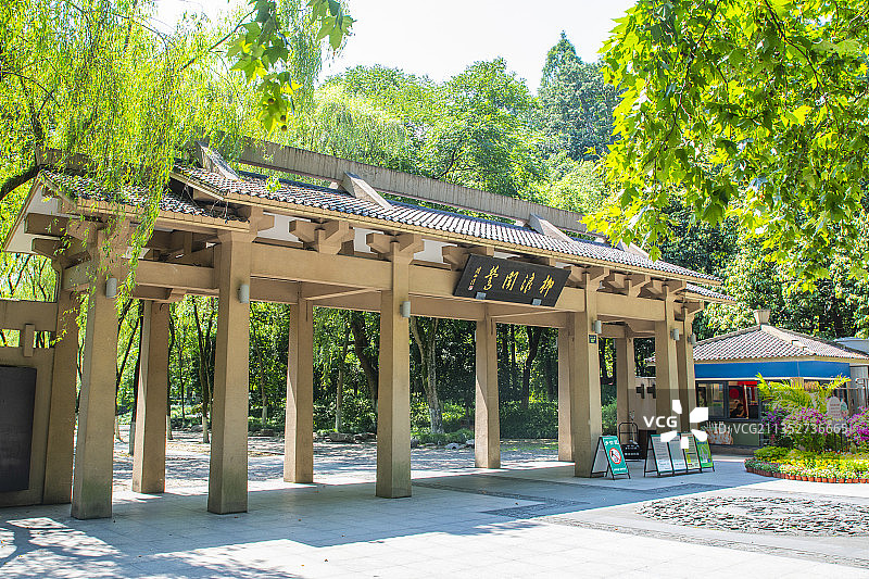 杭州西湖畔 西湖景点 柳浪闻莺 园林建筑 公园大门图片素材