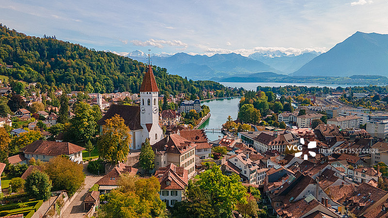 航拍瑞士图恩城堡图片素材