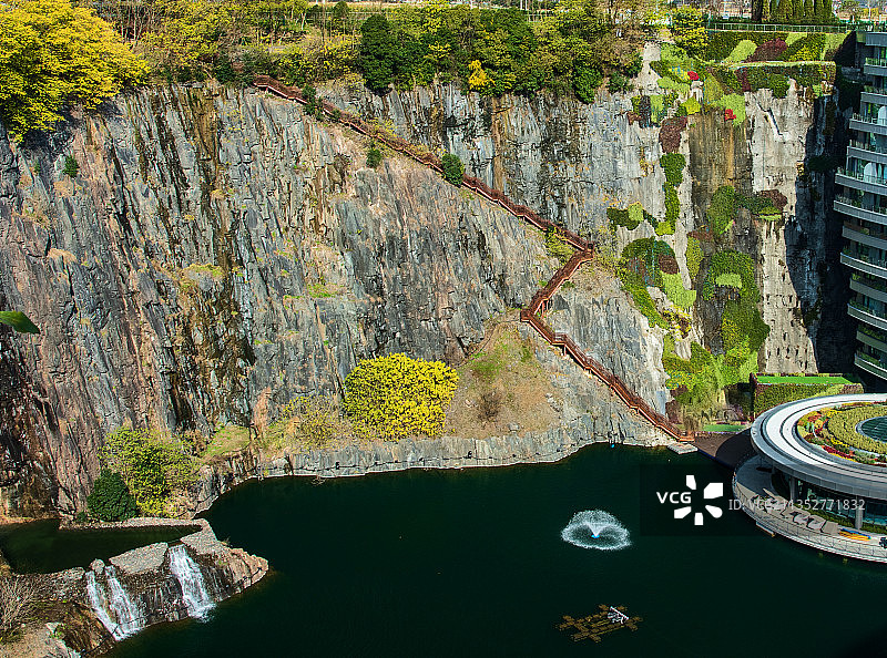 深坑酒店岩壁楼梯图片素材