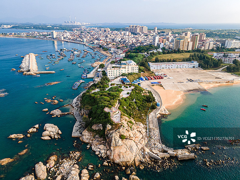 广东省汕尾市红海湾旅游区遮浪炮台公园航拍图片素材