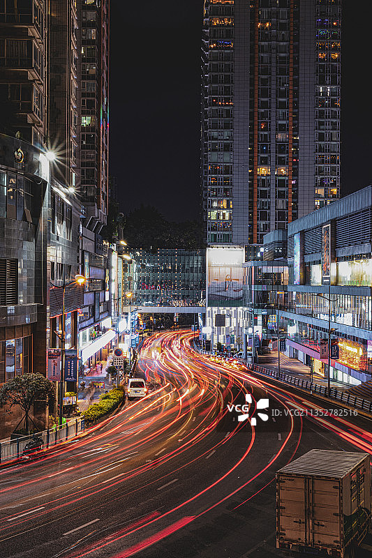 重庆市江北区观音桥的车流图片素材