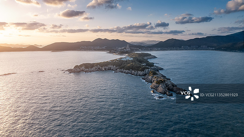 情人岛与朱家尖海岸线图片素材