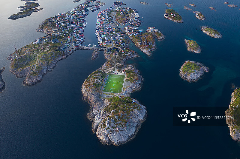 世界尽头的足球场图片素材