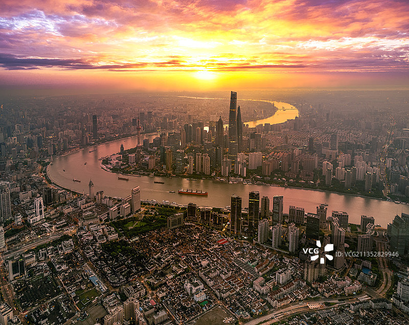上海外滩陆家嘴航拍日出图片素材