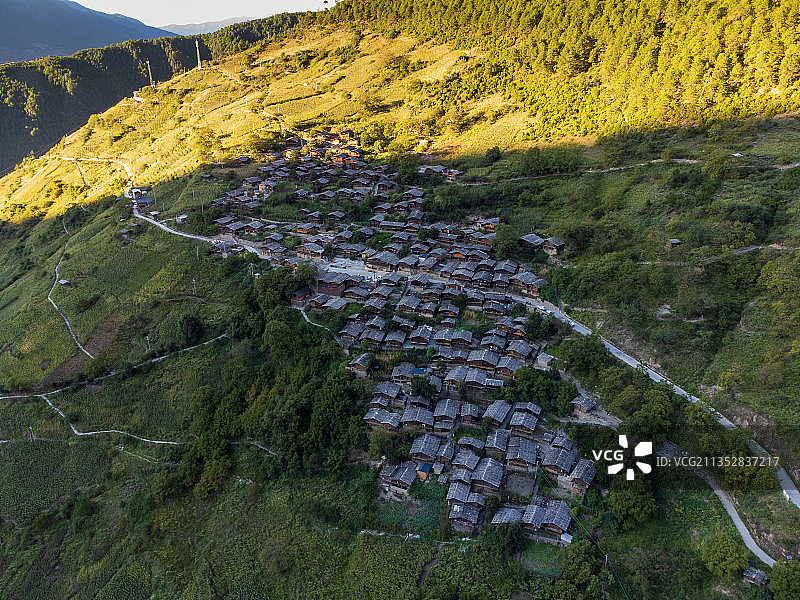 云南省迪庆州维西县同乐傈僳族村寨图片素材